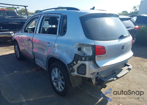 2017 Volkswagen Tiguan 2.0T/2.0T S z USA, uszkodzony, nr VIN WVGAV7AX6HK049516